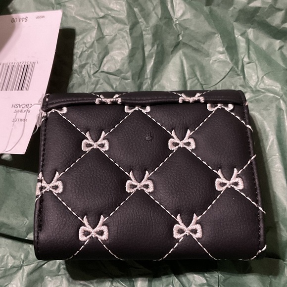 Betsey Johnson Black and White Bow Wallet - Picture 3 of 4